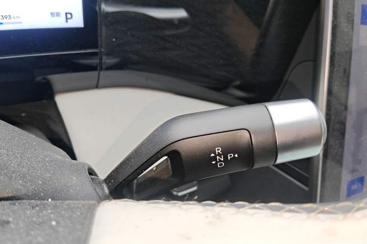 Used Geely Galaxy L7 2023 1.5T 115 km Starship Gear Lever