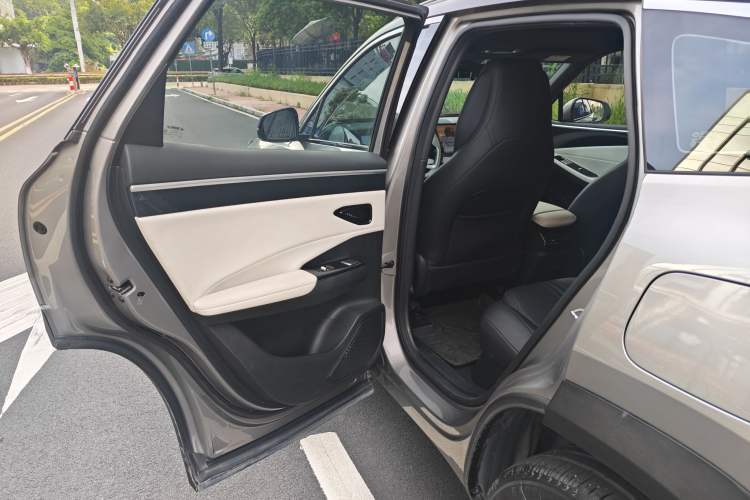 Used Geely Galaxy L7 2023 1.5T 115 km MAX Interior 2