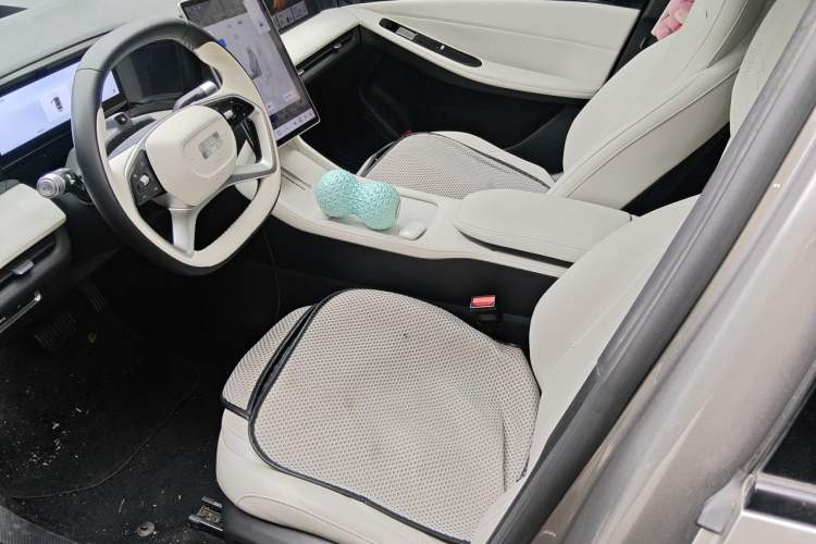 Used Geely Galaxy L7 2023 1.5T 115 km Starship Left Front Seat