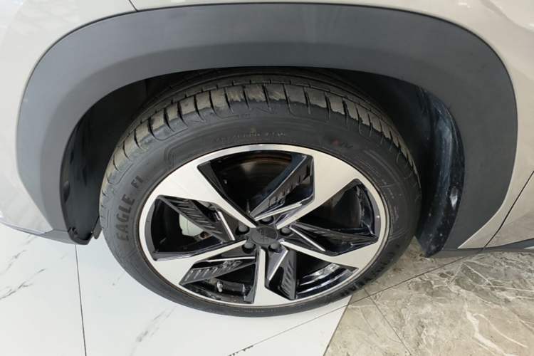 Used Geely Galaxy L7 2023 1.5T 115 km Starship Left Front Wheel Hub