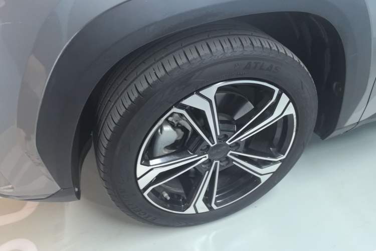 Used Geely Galaxy L7 2023 1.5T 115 km MAX Left Front Wheel Hub