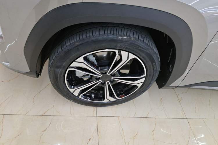 Used Geely Galaxy L7 2023 1.5T 115 km Starship Left Front Wheel Hub