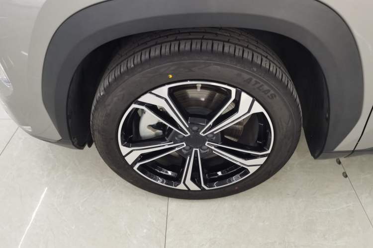 Used Geely Galaxy L7 2023 1.5T 115 km Starship Left Front Wheel Hub