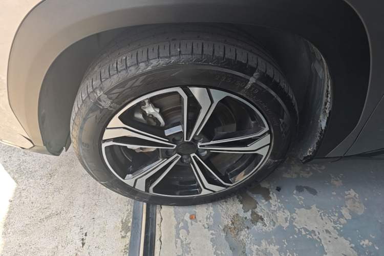 Used Geely Galaxy L7 2023 1.5T 115 km MAX Left Front Wheel Hub