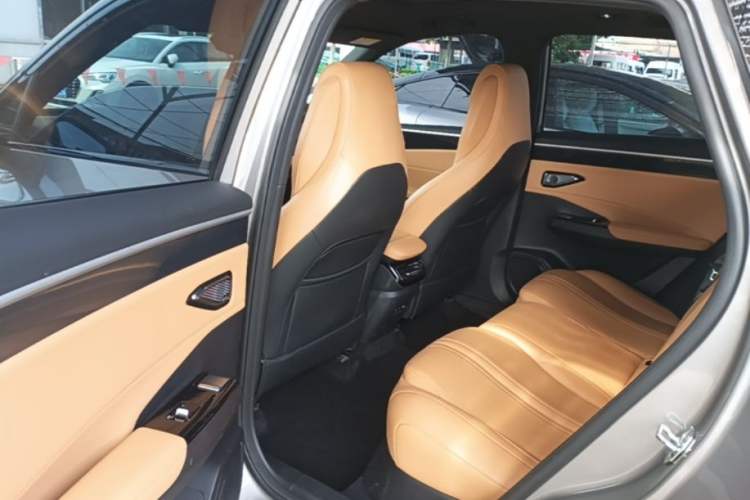 Used Geely Galaxy L7 2023 1.5T 115 km Starship Left Rear Seat