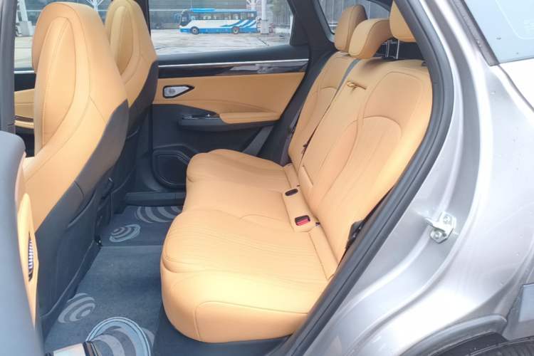Used Geely Galaxy L7 2023 1.5T 115 km Starship Left Rear Seat