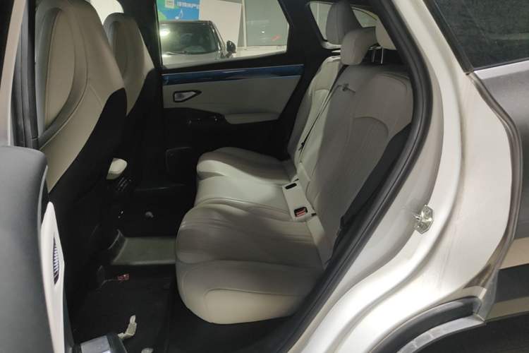 Used Geely Galaxy L7 2023 1.5T 115 km Starship Left Rear Seat