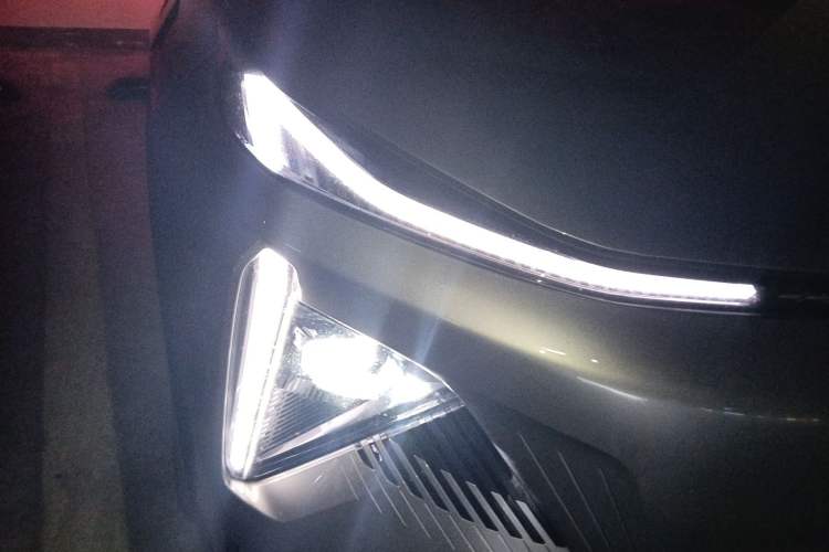 Used Geely Galaxy L7 2023 1.5T 115 km Starship Right Front Headlight