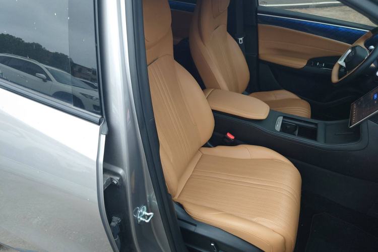 Used Geely Galaxy L7 2023 1.5T 115 km Starship Right Front Seat