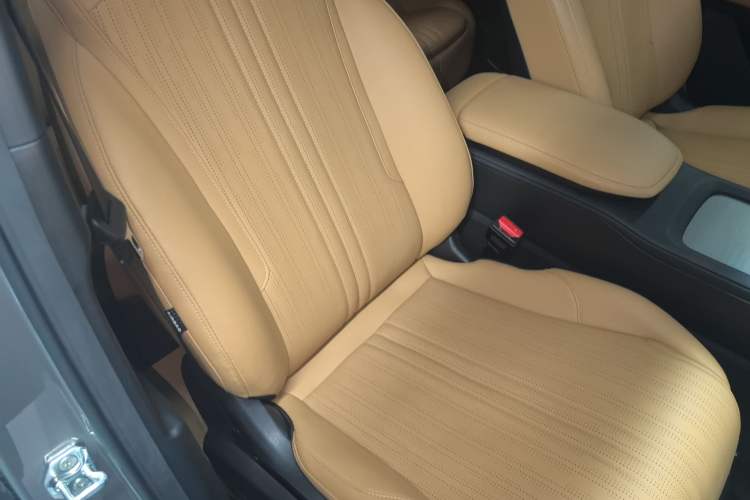 Used Geely Galaxy L7 2023 1.5T 115 km MAX Right Front Seat