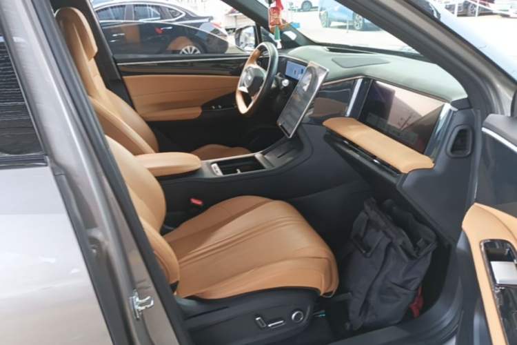 Used Geely Galaxy L7 2023 1.5T 115 km Starship Right Front Seat