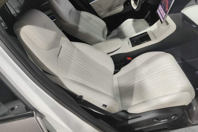 Used Geely Galaxy L7 2023 1.5T 115 km Starship Right Front Seat