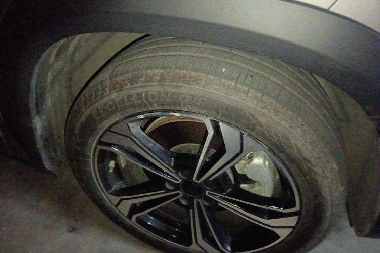 Used Geely Galaxy L7 2023 1.5T 115 km Starship Right Front Wheel Hub
