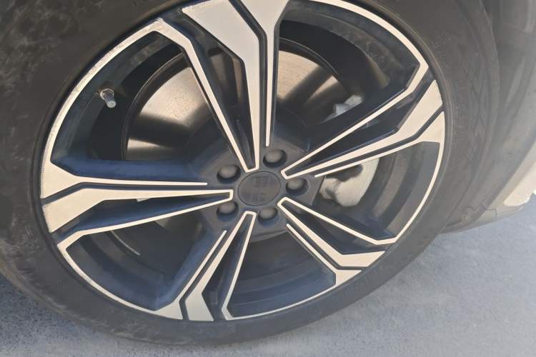 Used Geely Galaxy L7 2023 1.5T 115 km MAX Right Front Wheel Hub