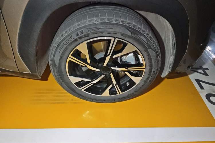 Used Geely Galaxy L7 2023 1.5T 55km PRO Right Front Wheel Hub