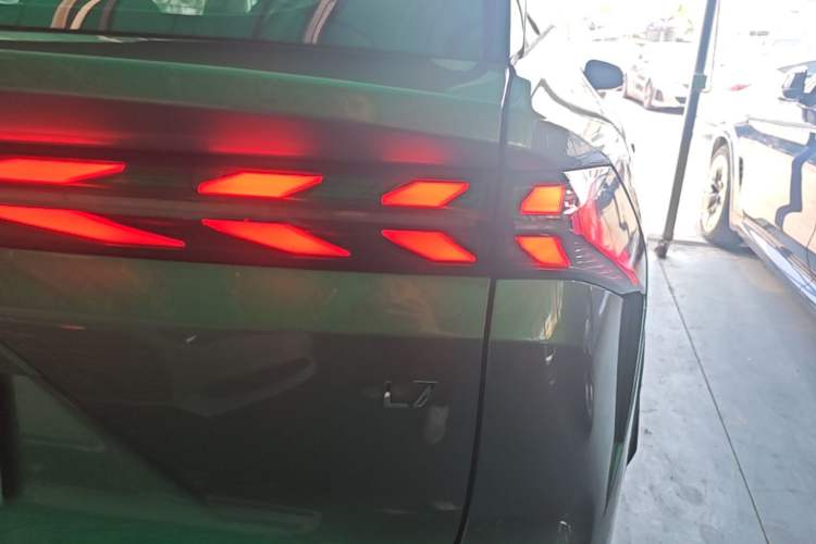 Used Geely Galaxy L7 2023 1.5T 115 km MAX Right Rear Taillight