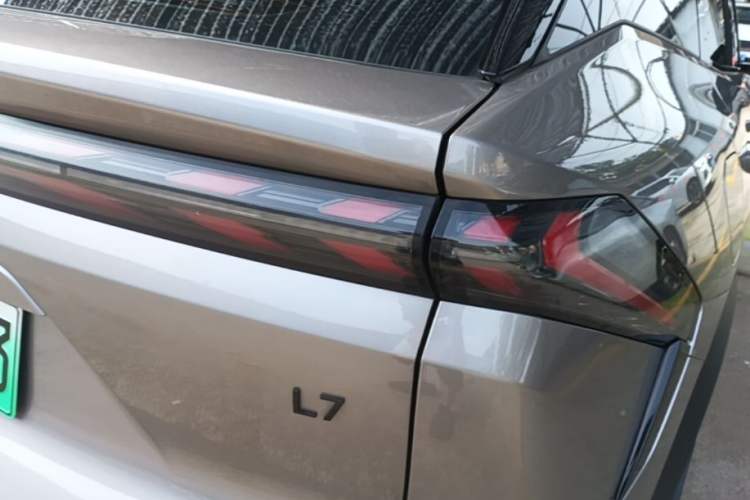 Used Geely Galaxy L7 2023 1.5T 115 km Starship Right Rear Taillight