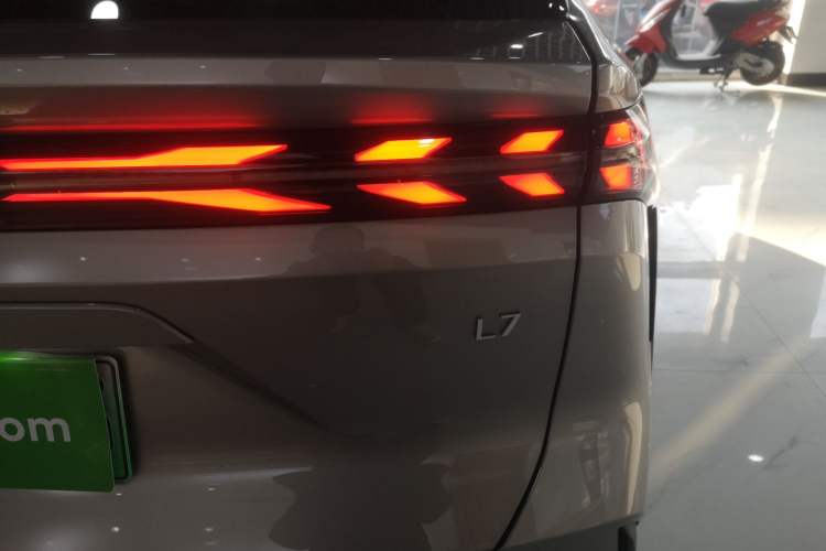 Used Geely Galaxy L7 2023 1.5T 115 km MAX Right Rear Taillight