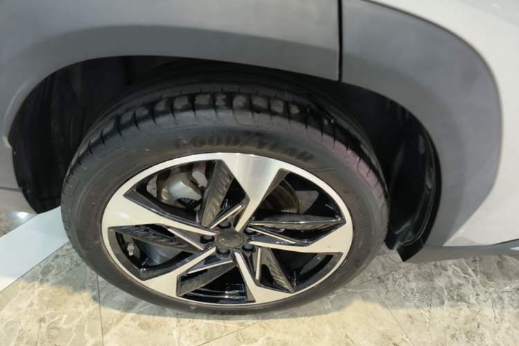 Used Geely Galaxy L7 2023 1.5T 115 km Starship Right Rear Wheel Hub