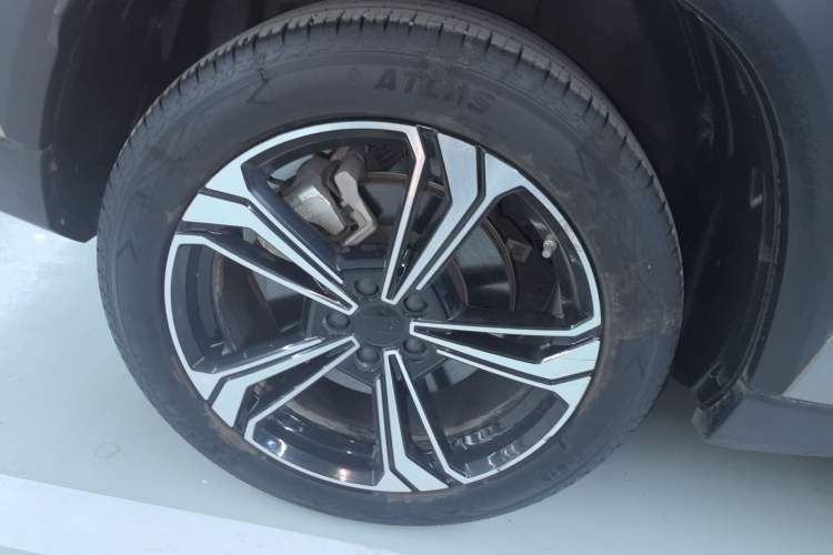 Used Geely Galaxy L7 2023 1.5T 115 km MAX Right Rear Wheel Hub