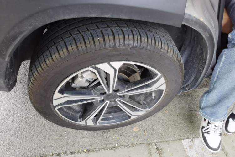 Used Geely Galaxy L7 2023 1.5T 115 km Starship Right Rear Wheel Hub