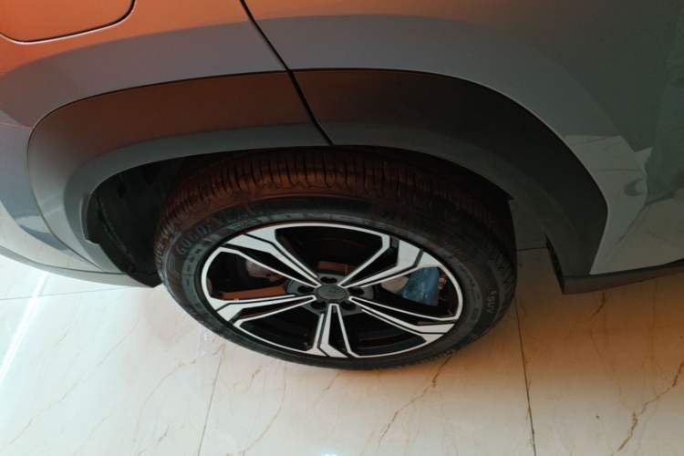 Used Geely Galaxy L7 2023 1.5T 115 km Starship Right Rear Wheel Hub