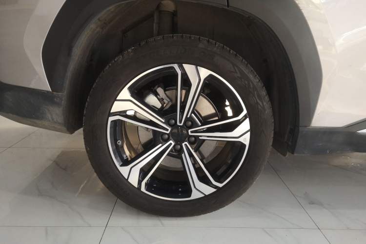 Used Geely Galaxy L7 2023 1.5T 115 km MAX Right Rear Wheel Hub