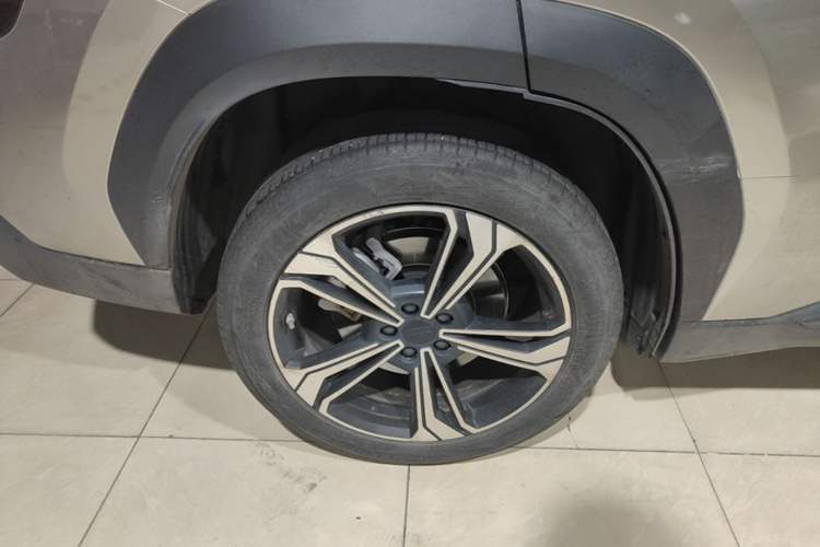 Used Geely Galaxy L7 2023 1.5T 115 km Starship Right Rear Wheel Hub