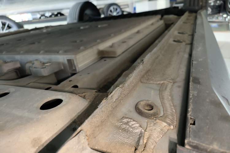 Used Geely Galaxy L7 2023 1.5T 115 km Starship Right Side Sill