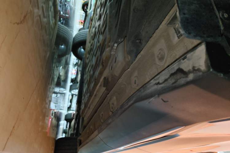 Used Geely Galaxy L7 2023 1.5T 115 km Starship Right Side Sill