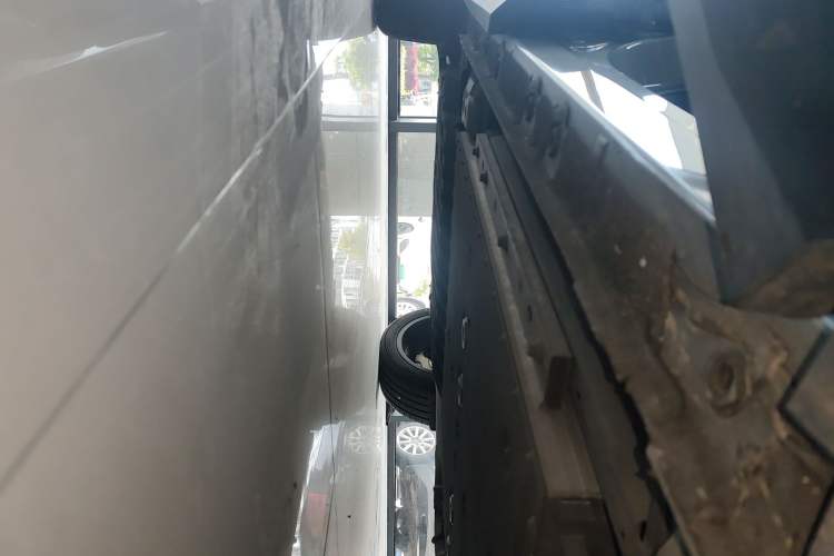 Used Geely Galaxy L7 2023 1.5T 115 km Starship Right Side Sill