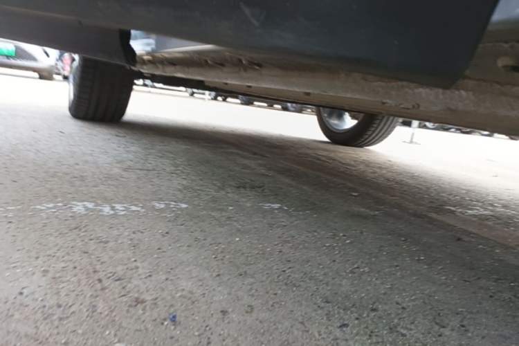 Used Geely Galaxy L7 2023 1.5T 115 km Starship Right Side Sill