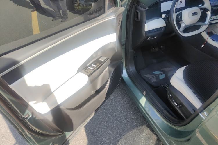 Used Geely Galaxy L7 2023 1.5T 115 km Starship Driver Seat