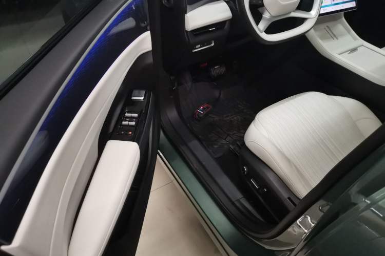 Used Geely Galaxy L7 2023 1.5T 115 km Starship Driver Seat