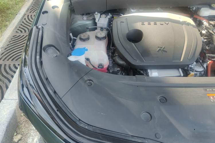 Used Geely Galaxy L7 2023 1.5T 115 km Starship Engine Bay Right