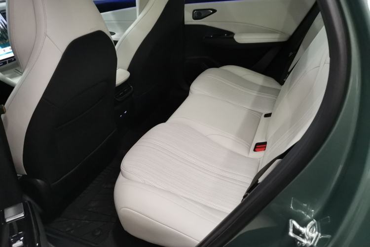 Used Geely Galaxy L7 2023 1.5T 115 km Starship Left Rear Seat
