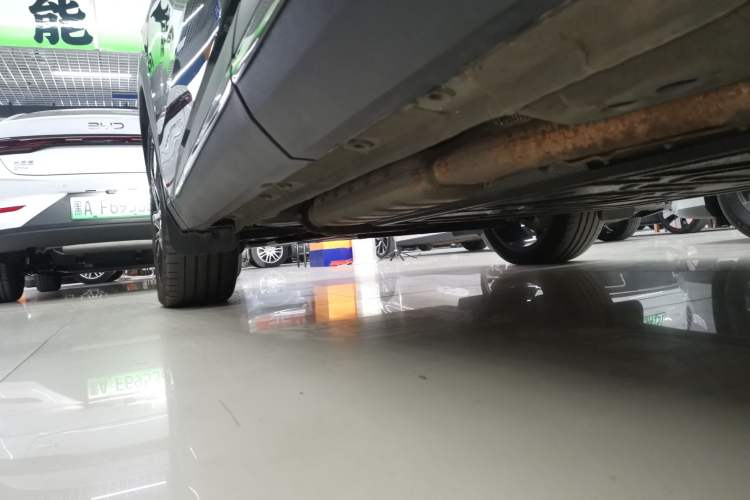 Used Geely Galaxy L7 2023 1.5T 115 km Starship Left Side Sill