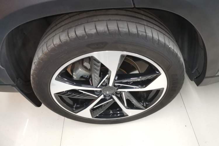 Used Geely Galaxy L7 2023 1.5T 115 km Starship Right Rear Wheel Hub