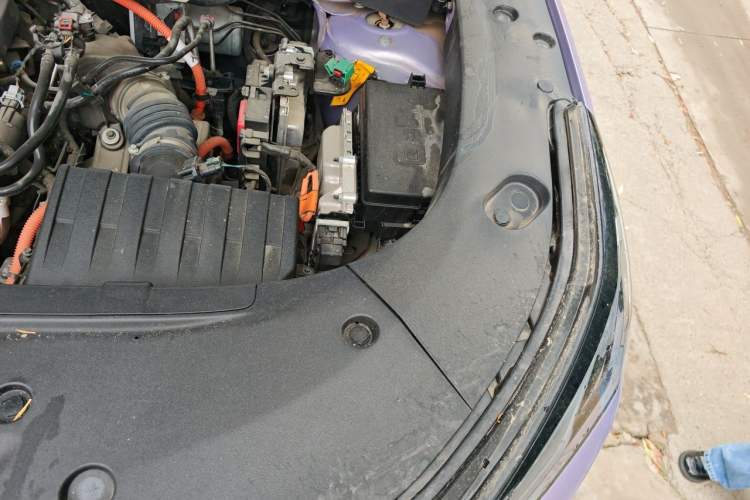 Used Geely Galaxy L7 2023 1.5T 115 km Starship Engine Bay Left