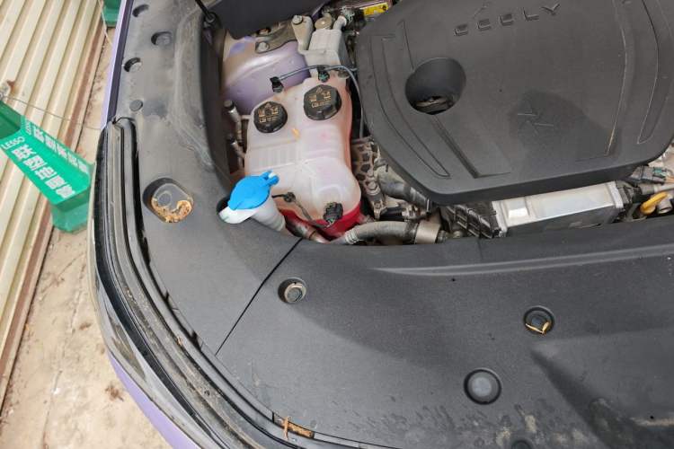 Used Geely Galaxy L7 2023 1.5T 115 km Starship Engine Bay Right