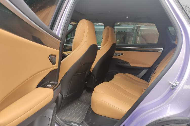 Used Geely Galaxy L7 2023 1.5T 115 km Starship Interior 1