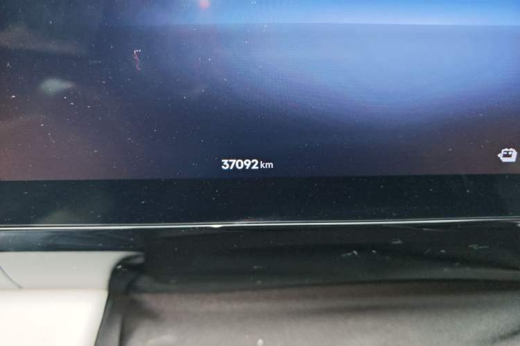 Used Geely Galaxy L7 2023 1.5T 115 km Starship Odometer Close Up