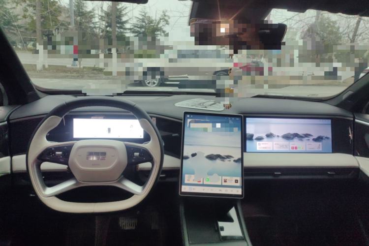 Used Geely Galaxy L7 2023 1.5T 115 km MAX Center Console