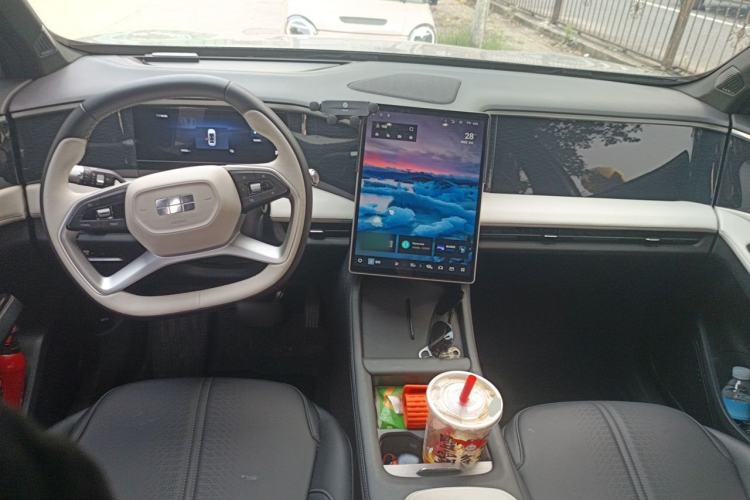 Used Geely Galaxy L7 2023 1.5T 55km PRO Center Console