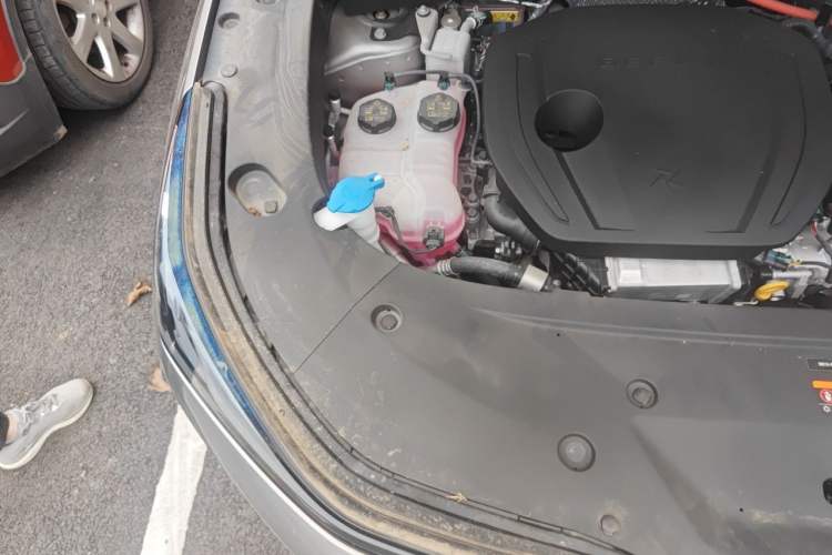 Used Geely Galaxy L7 2023 1.5T 115 km Starship Engine Bay Right