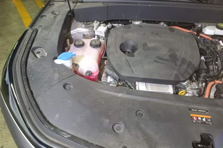 Used Geely Galaxy L7 2023 1.5T 115 km Starship Engine Bay Right