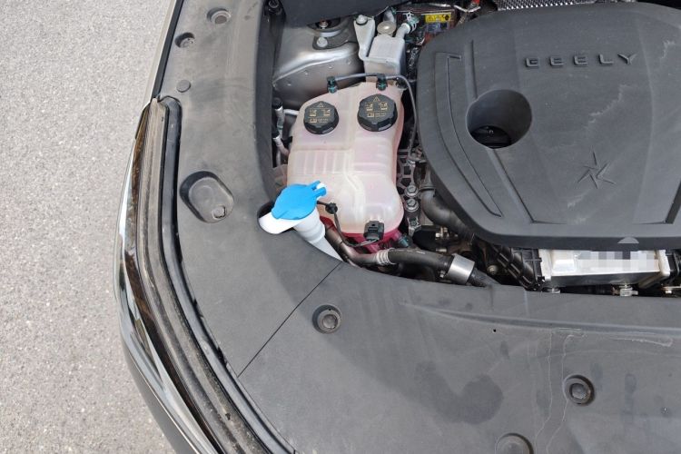 Used Geely Galaxy L7 2023 1.5T 115 km MAX Engine Bay Right