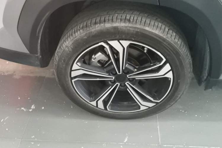 Used Geely Galaxy L7 2023 1.5T 115 km PLUS Exterior 5