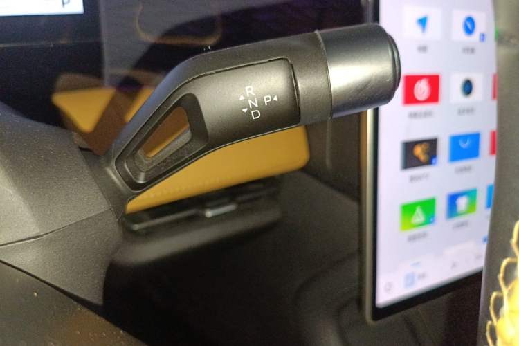 Used Geely Galaxy L7 2023 1.5T 115 km Starship Gear Lever