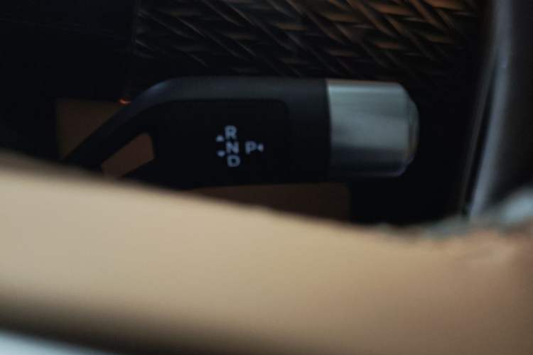 Used Geely Galaxy L7 2023 1.5T 115 km Starship Gear Lever
